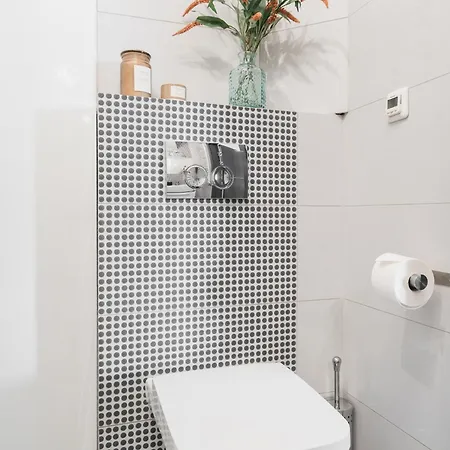 Апартаменты Meadows9 Apartment By Cracovia Prime