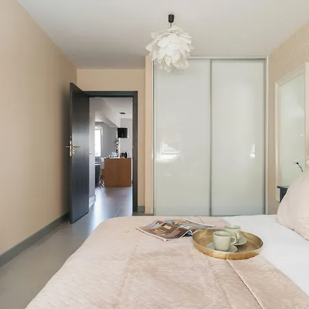 Meadows9 Apartment By Cracovia Prime